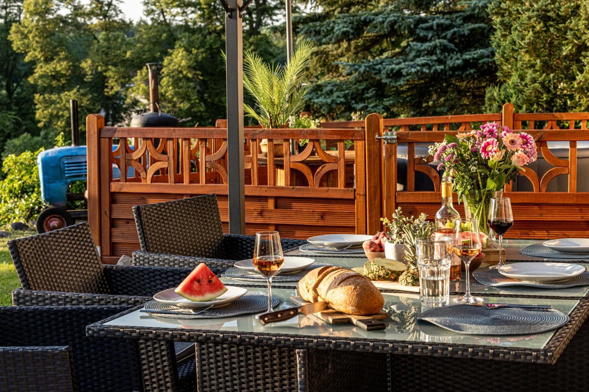 Wellnessparadies Mit Sauna Und Whirlpool Krakow am See Exterior foto