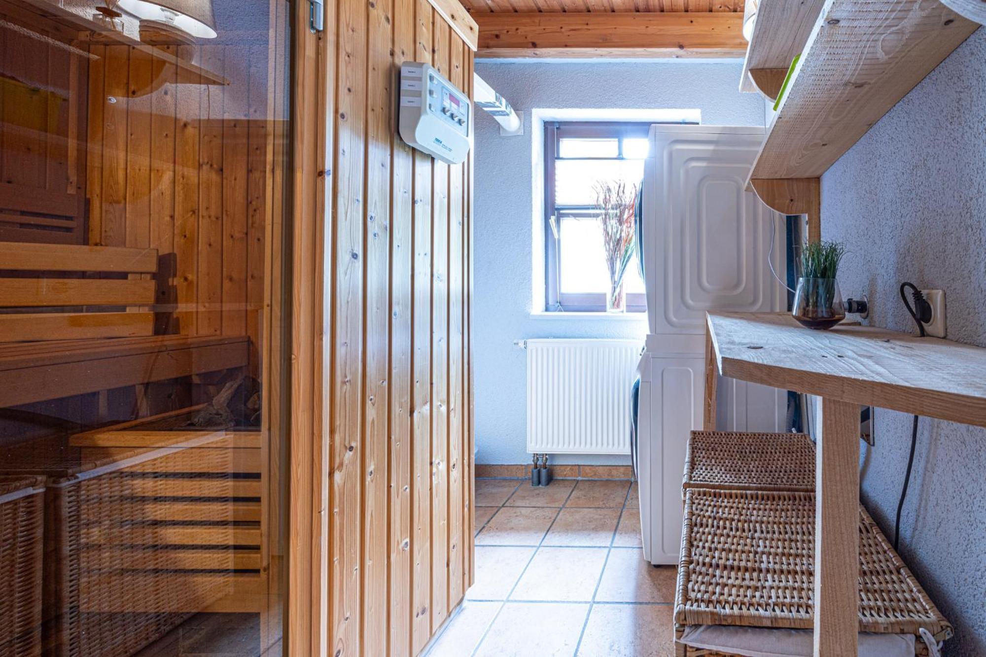 Wellnessparadies Mit Sauna Und Whirlpool Krakow am See Exterior foto